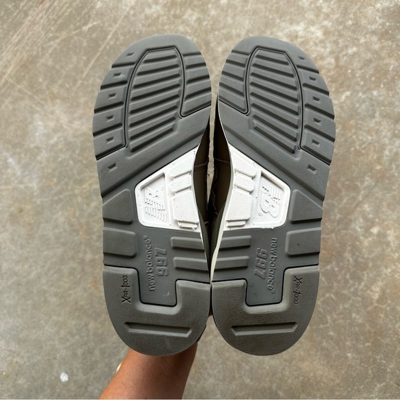 New Balance 997 Leather Sneakers Classic Retro Design Made in USA Men’s Size 9 - Picture 8 of 11